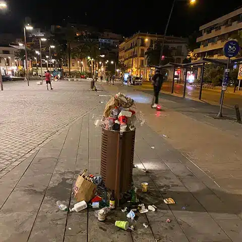 Manteniendo Nuestra Isla Limpia: La Importancia de No Tirar Basura en Espacios Públicos 2 Manteniendo Nuestra Isla Limpia: La Importancia de No Tirar Basura en Espacios Públicos 2